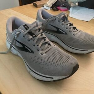 Brooks Ghost 15 Gray Athletic Running Sneakers Size 11M